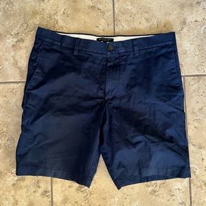 Two Men’s Size 33 Banana Republic Navy Blue & Tan Aiden Shorts